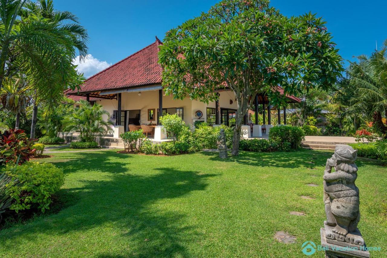 Villa Namasté - Beachfront at Lovina 10P, Pool, BBQ Banjar  Esterno foto
