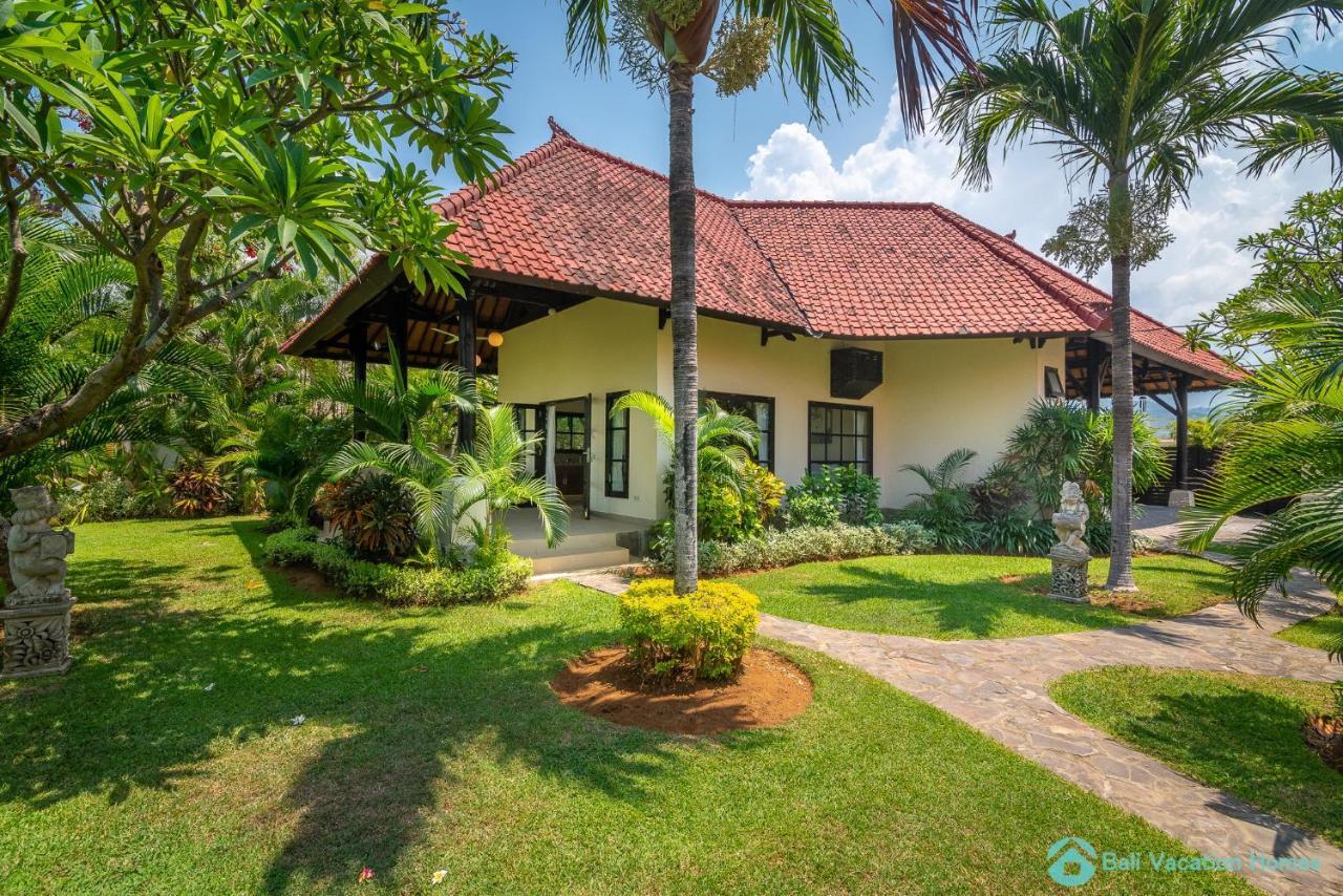 Villa Namasté - Beachfront at Lovina 10P, Pool, BBQ Banjar  Esterno foto