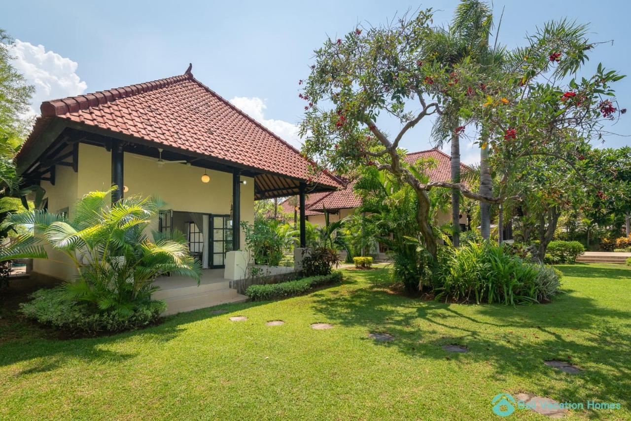 Villa Namasté - Beachfront at Lovina 10P, Pool, BBQ Banjar  Esterno foto